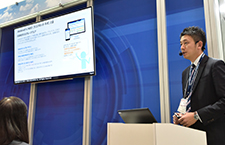 �u�[�X�v���[���e�[�V�����̗l�q