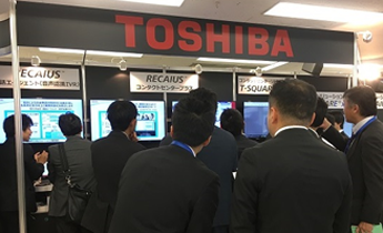 東芝ブースの様子(2)